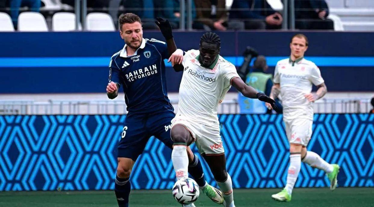 开云网页版-包含瓦伦西亚迎葡超关键赛，今晨门线救险，悬念犹存，年轻球员得到机会的词条